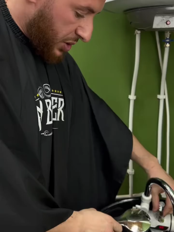 ماشي لازم جهاز غالي باش تخدم بروفي 👌 الجهاز هذا يخليك دايم جاهز، ماء سخون فورًا 💧 اقتصادي، أنيق، ويزيد فخامة خدمتك 💸