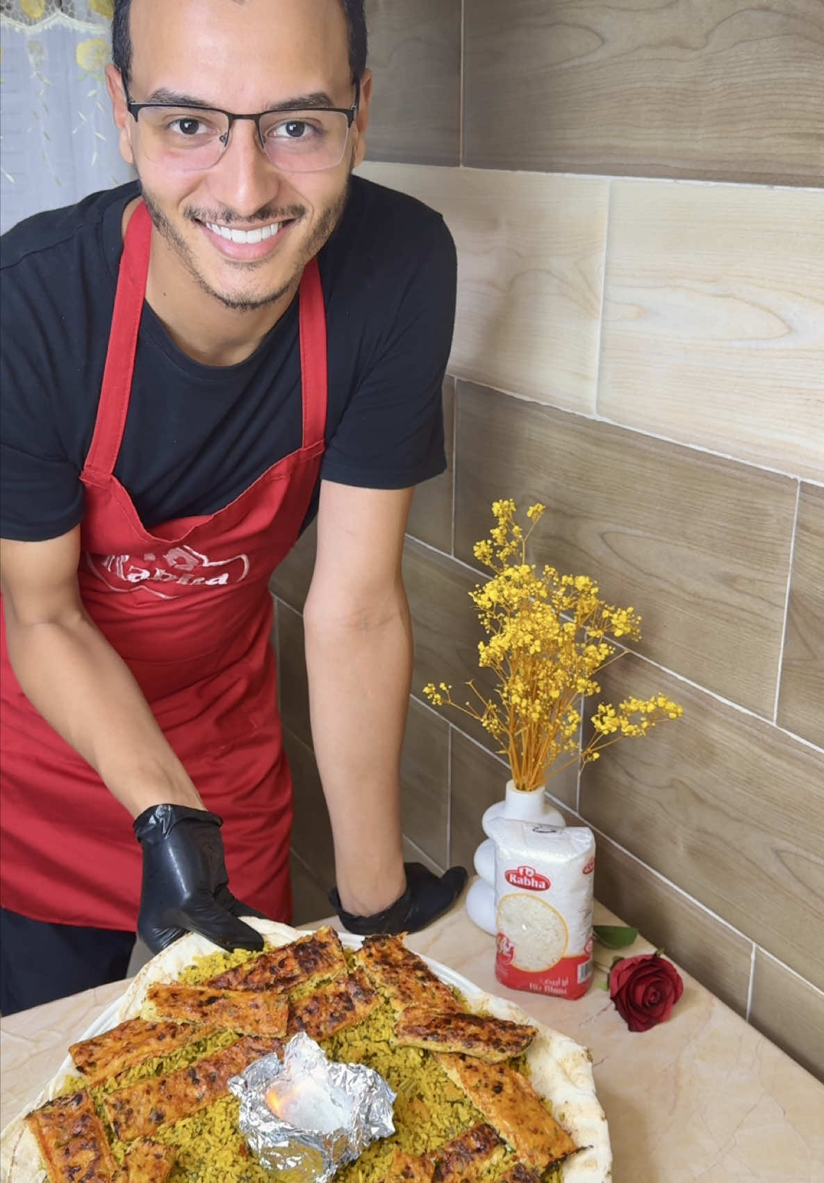 @Rabha  �🔥 اليوم عملت أرز جربي على أصولو… بأرز رابحة الأبيض الطويل 🤍✨ الريحة تشهي و اللون يفتح النفس 😍 🌿 توابل الأرز: ملح 🧂 | فلفل أسود | فلفل أحمر | كروية | كركم | نعناع مجفف 🍃 🍗 توابل الدجاج: ملح | فلفل أسود | فلفل أحمر | توابل دجاج السر؟ التوابل المتوازنة و الطهي على نار هادئة 👨‍🍳✨ #أ#أرز_جربي #🇩🇿🇲🇦🇹🇳 #بوزيان #بوزيانللطبخ 