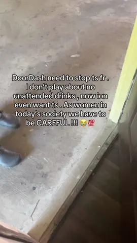 Like why would you open my straw & put it inside my drink ? What else did you do ?! DoorDash just hire anyone I don’t even feel safe ordering with them anymore 🤦🏽‍♀️ #fy #foryoupage #doordash #dallas 