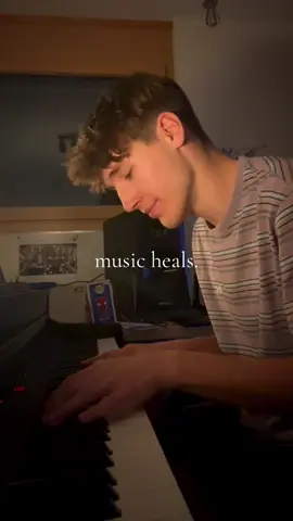 Chiquitita🕺 #piano #pianocover #abba #chiquitita #healing 