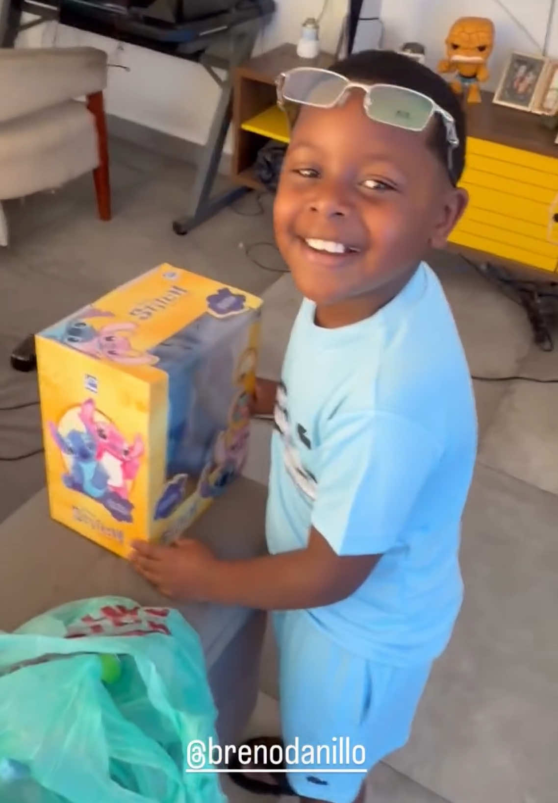 #oruam deu um #presente pro brenodanilo 