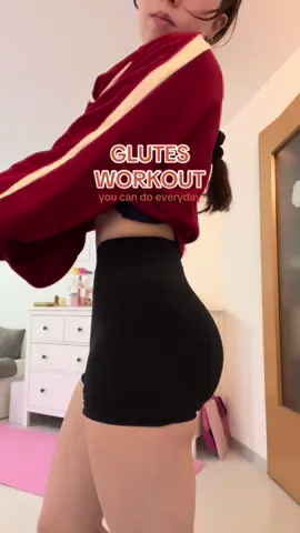 Try it before the Victoria’s Secret show 🤭 sweater from @aelfriceden_official #victoriassecret #glutes #workout #athome #everyday 