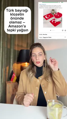 Keine Werbung ! 🇹🇷 Kırmızı ve beyaz bizim kimliğimizdir – saygı bir semboldür. Son günlerde bazı takipçilerim, internette satılan bazı ev dekorasyonu ürünlerinde kırmızı-beyaz motiflerin yanlış şekilde kullanıldığını bana bildirdi. Bu durum birçok kişiyi rahatsız etti, çünkü bu motifler bir ulusu, bir tarihi ve bir kültürü temsil ediyor. Bu kadar anlamlı bir sembolün ayak altında ya da uygunsuz yerlerde kullanılması elbette kabul edilemez. Böyle durumlarda sessiz kalmamak gerekir. Bir şeyin yanlış olduğunu fark ettiğimizde, nazik ama kararlı bir şekilde tepki vermek, toplumsal saygının da bir parçasıdır. Bu nedenle herkesin, gördüğü bu tür ürünleri ilgili platformun kurallarına uygun şekilde bildirmesi çok önemli. Bunu yapmak çok kolay: Ürünün bulunduğu sayfada, açıklamanın hemen altında “İhlal bildir” (Verstoß melden) seçeneği var. Orayı tıklayıp aşağıdaki açıklamayı yazabilirsiniz: „Dieses Produkt zeigt ein nationales Symbol in einem unpassenden Zusammenhang. Das ist respektlos und sollte überprüft werden.“ Bu mesaj tamamen saygılı bir dille yazılmıştır ve platformun kendi denetim sistemine ulaşır. Ne kadar çok kişi fark edip bildirim yaparsa, bu tür ürünlerin kaldırılma ihtimali o kadar artar. Ben burada hiçbir bağlantı (link) paylaşamıyorum. Tiktok bu tür bağlantıları otomatik olarak engelliyor ve yayına izin vermiyor. Bu yüzden videoda yer alan ekran görüntülerinde ürün isimleri ve marka adları açıkça görünüyor. İlgili platforma girip o isimleri arayarak ürünleri bulabilir ve aynı şekilde bildirim yapabilirsiniz. Maalesef başka bir yol yok — her yolu denedim. #Saygı #Kültür #Bilinç #Toplum #Değerler            