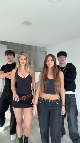 bailecito con mis niños @𝖆𝖕𝖔𝖑𝖔 @Álvarito🐍 @Tati  