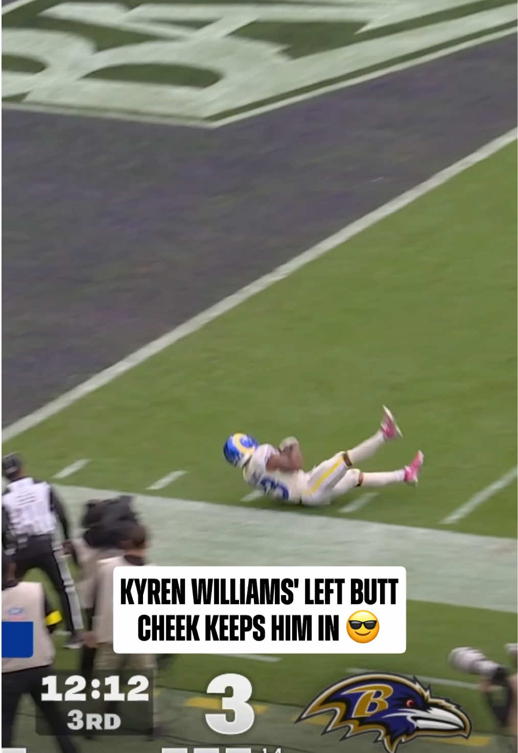 left butt cheek = 2 feet in 😂 #kyrenwilliams #losangelesrams #nfl 