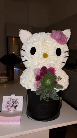 the cutest hello kitty flowers ever! #flowers #hellokitty #fypシ 