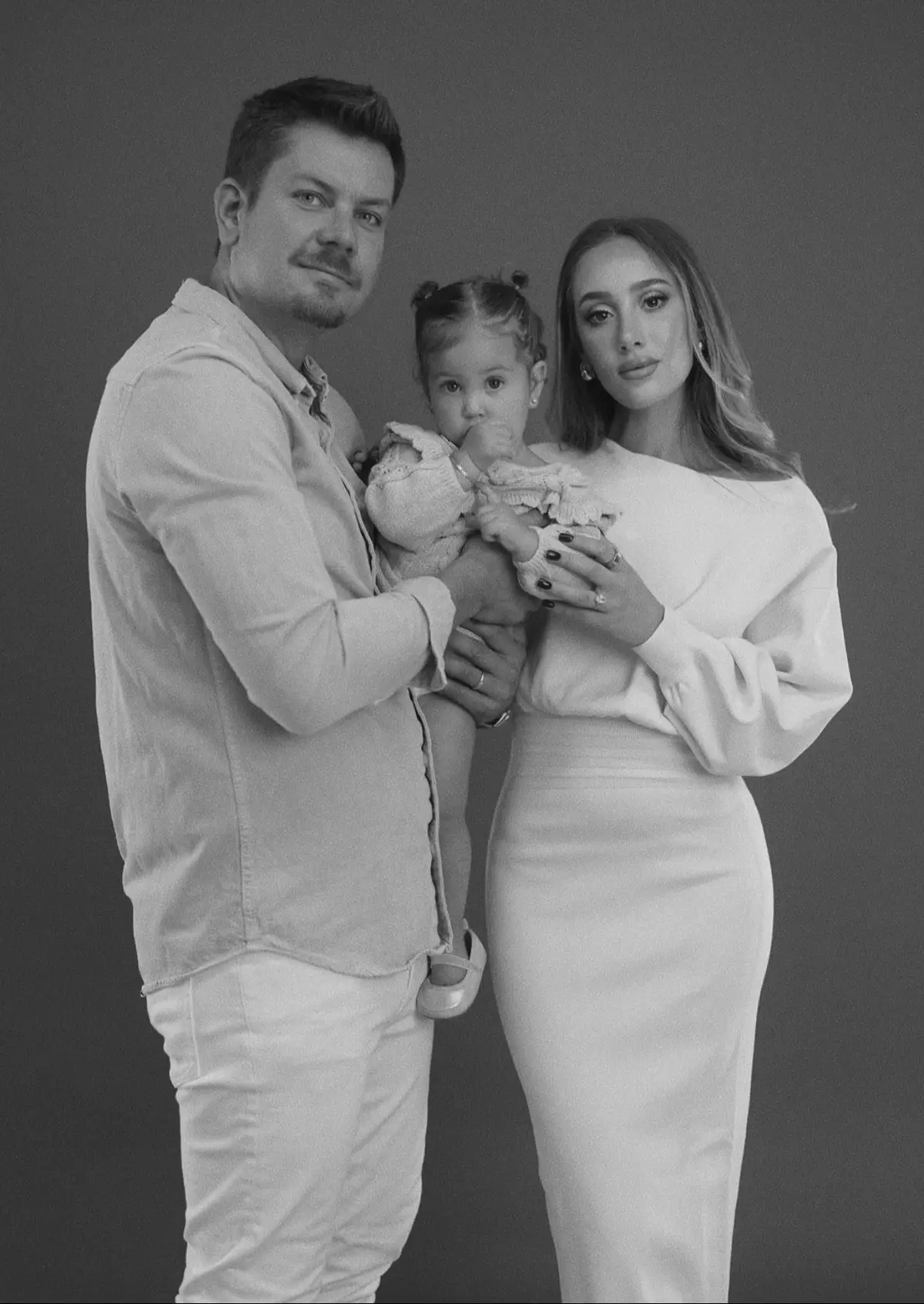 This is your sign to do a fall family photoshoot!  📸: @Cristy Nolas #fallfamilyphotos #fallphotoshoot #fallfamilyphotooutfit #nycphotographer #nycfamilyphotographer 