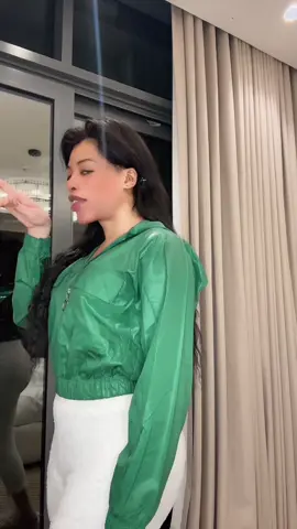 اخ 🤦🏽‍♂️ صداع 🤕 #ترند #explore #foryou #model #trend @kimbeautyrocket 