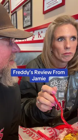 Jamie Rates Freddy’s burger patties. #freddys #food #ratingfood #burgers #eating @StricklyMrsC 