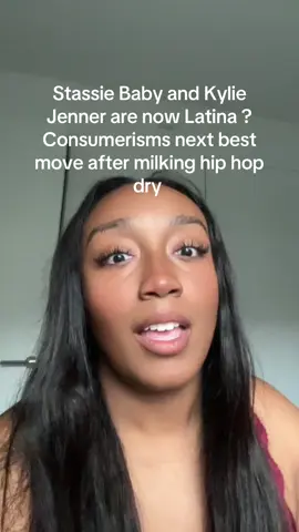 😭 mamas look behind you Kylie Jenner and Stassie Baby about to reheat your nachos #kyliejenner #stassiebaby 