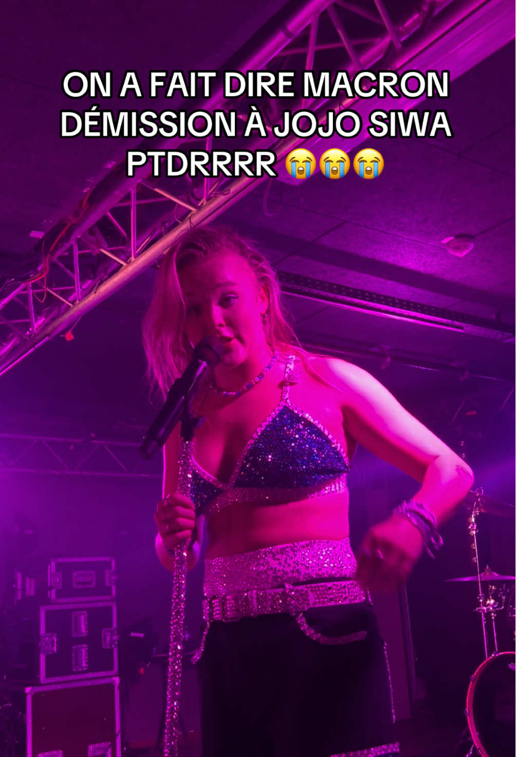MACRON DÉMISSION AU CONCERT DE JOJO SIWA A PARIS 😭😭😭😭 #paris #jojosiwa #concert #jojo #siwa 