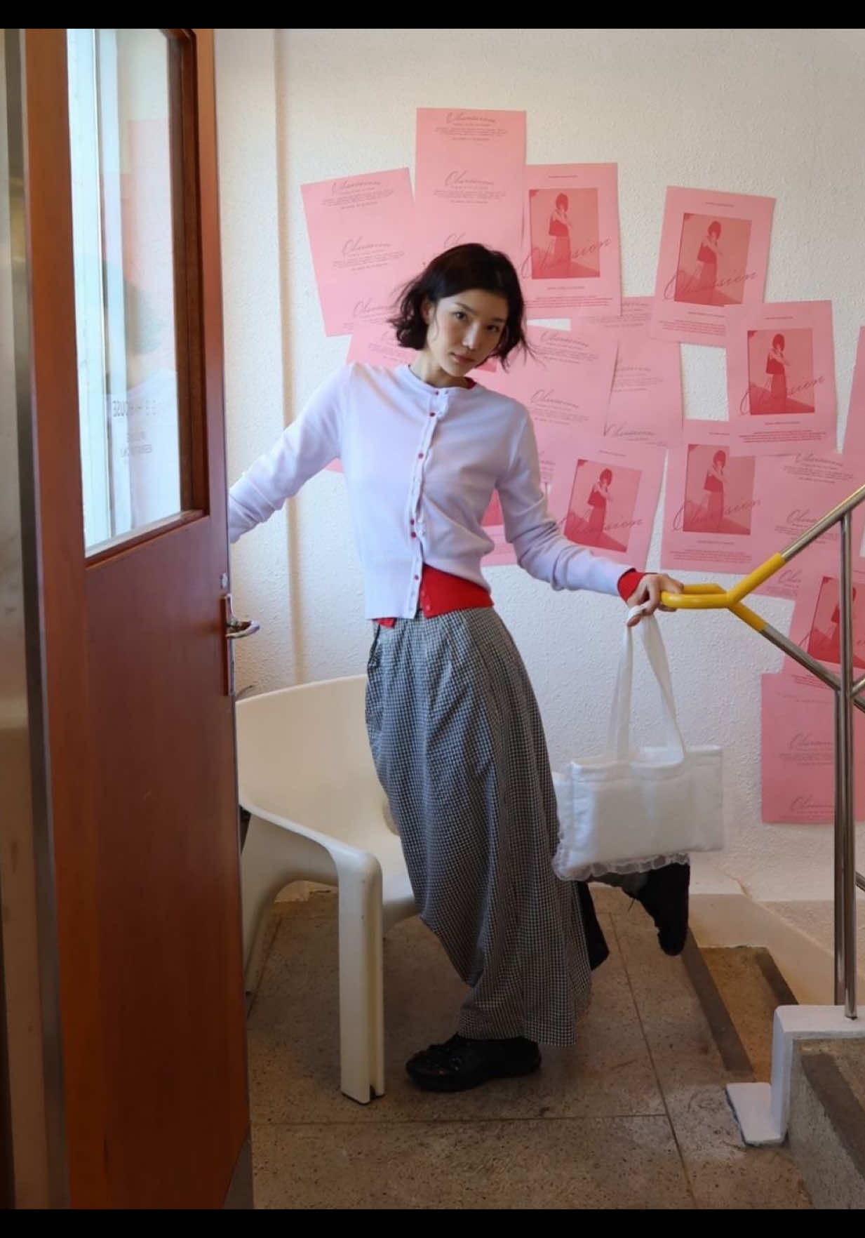 Accidentally iconiccc💅 #outfitinspo #layeredlook #eclecticstyle #fashionmoodboard #effortlesscool 