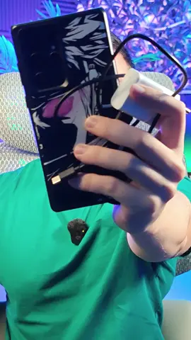 Tu as besoin de recharger ton téléphone plusieurs fois par jour ? #astuce #astuces #smartphone #téléphone #Tech 