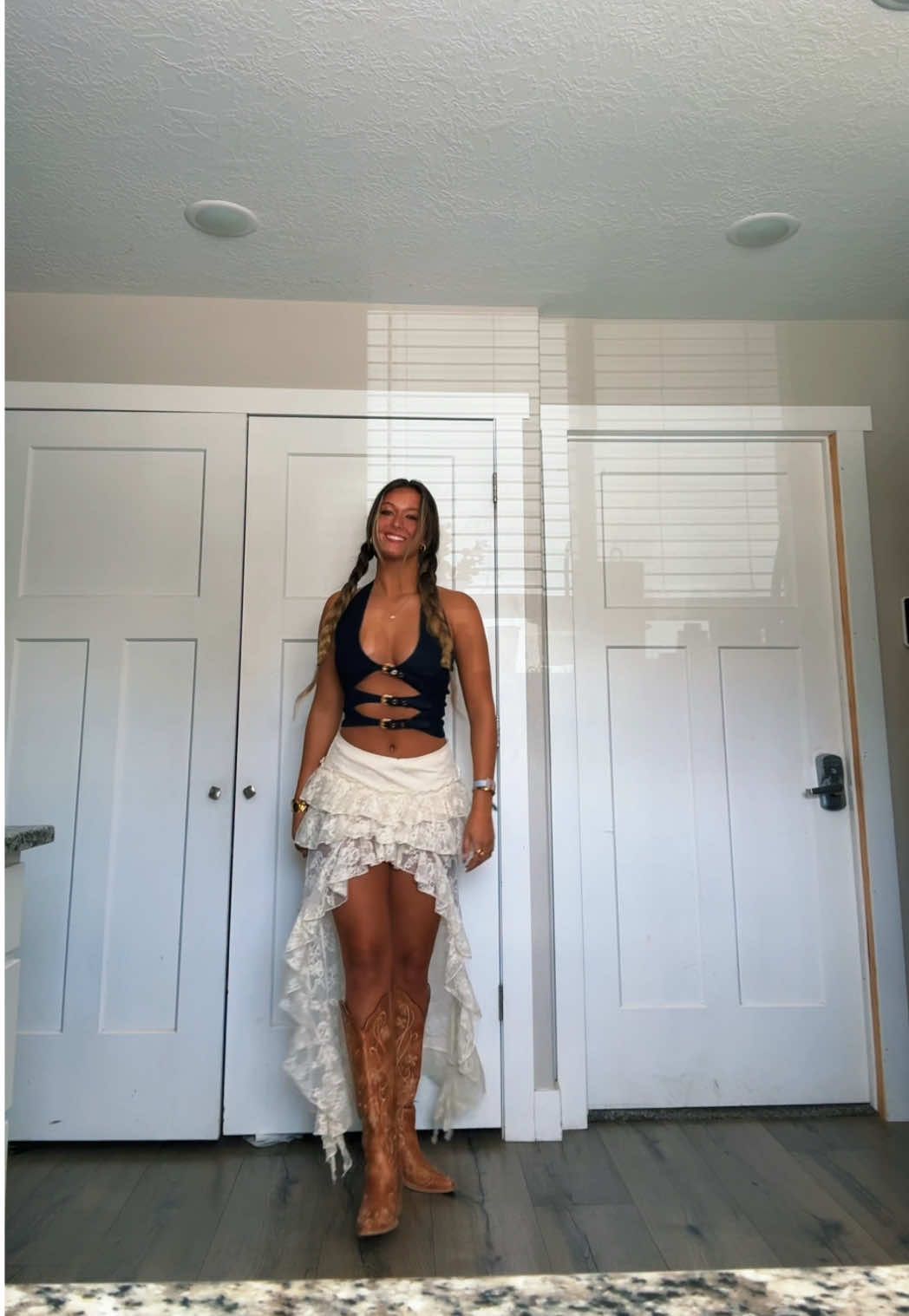in your eyes #transition #countryconcertoutfit #countryconcert #countrygirl #concertoutfit  