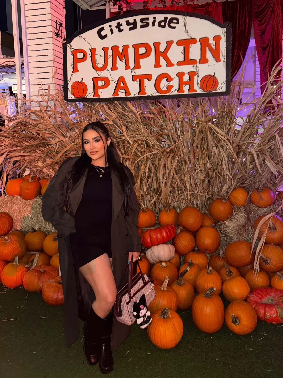 Pumpkin picking: city edition 🎃🌃 @Cityside Pumpkin Patch #fallactivities #fall #outfitinspo #fallfashion #nyc 