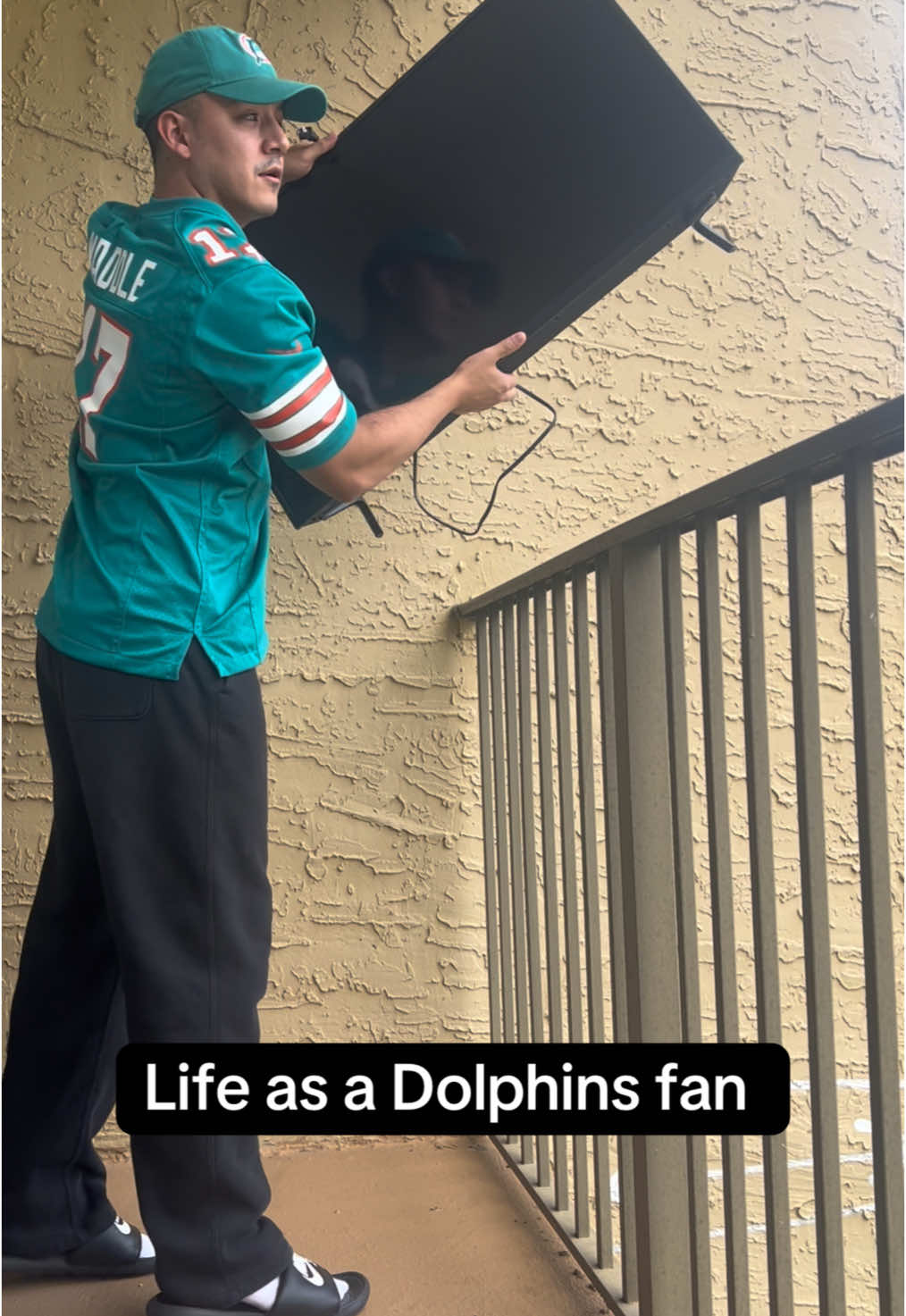 If you or a loved one has been affected by Dolphins football….you are not alone. #miamidolphins #nfl #fyp #sports #dolphins #football #sad #miami 