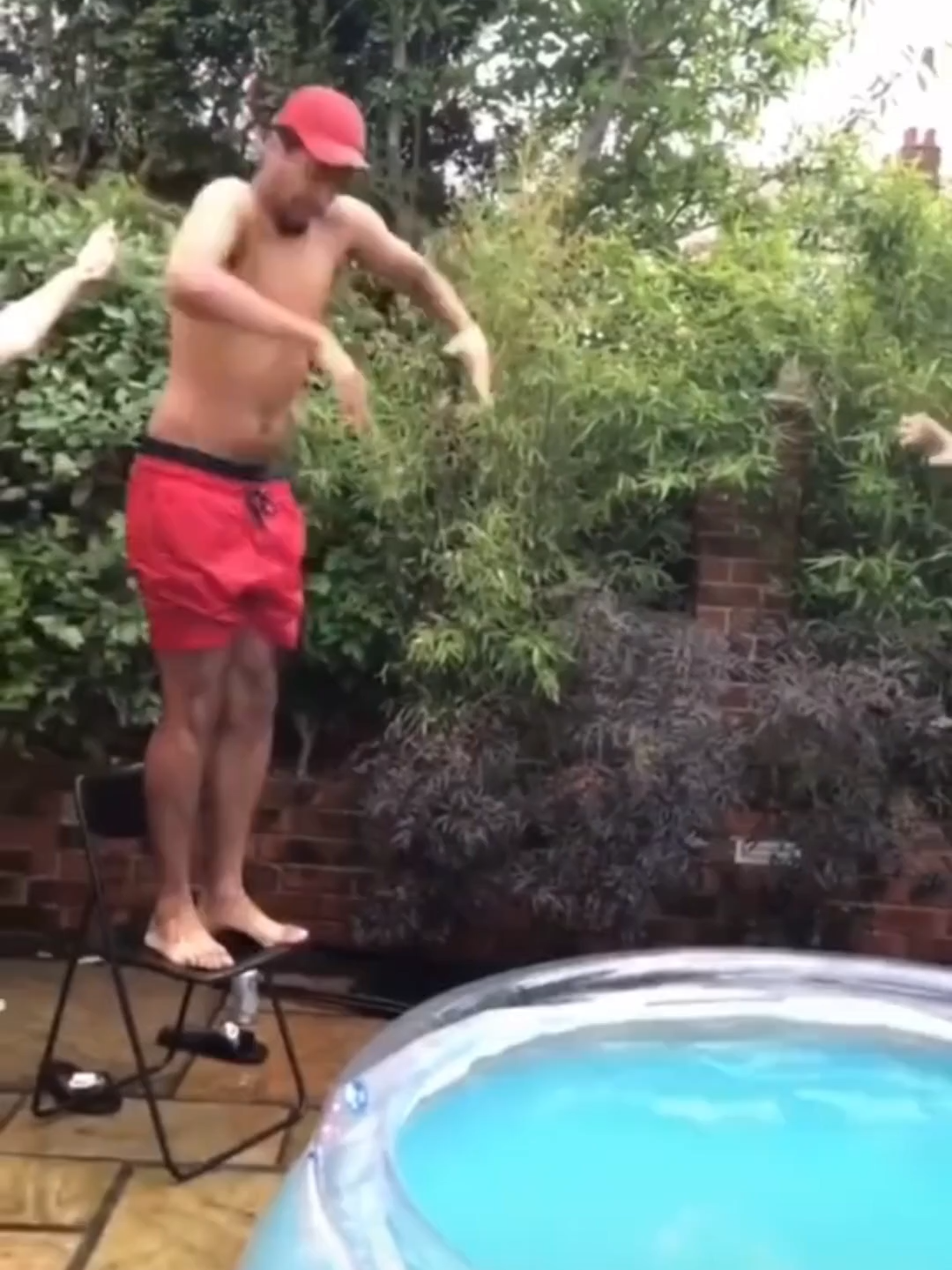 Accidentally fell into the water 😂😂#fail#fall #funnyvideos #funny #fyp #usa🇺🇸