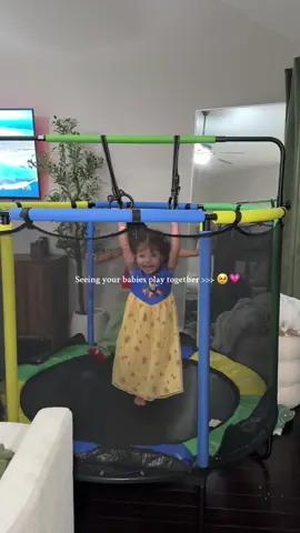 Love hearing these little giggles 🥹💗 @Segmart #minitrampoline #toddlergiftideas #xmasgiftideas #xmasgifts #trampoline 
