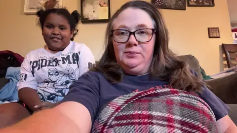 Welcome to our mother daughter chitchat. We talk about what we feel are pros and cons of social media #motherdaughter #chitchat 