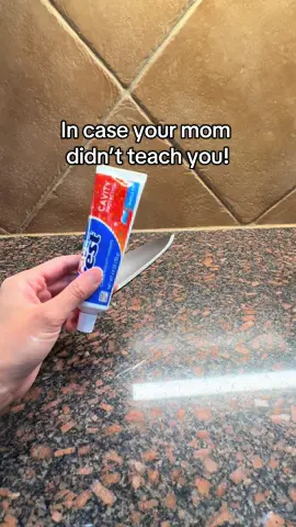 In case your mom didn’t teach you!#LifeHack #momhacks #CleanTok #MomsofTikTok #tipsandtricks 