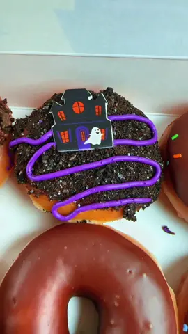 I love me some @Krispy Kreme 🍩 #doughnuts #krispykreme #halloween #fall 
