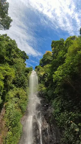 best view 😍 bisa-bisanya dpt view pelangi secantik ini di pagi hari 🌈🍃 . . minus parkirnya aja wkwk #putuktruno #puthuktruno  #pasuruan #prigen #fyp 