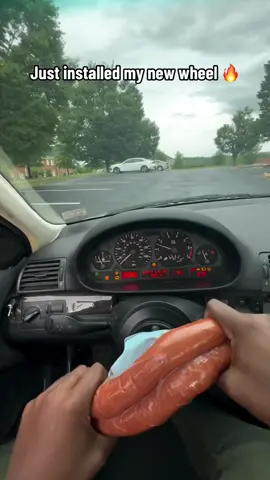 The Glizzy Wheel 💀 @Rubbin’ is Racing (via:dejonsvids/ig) 