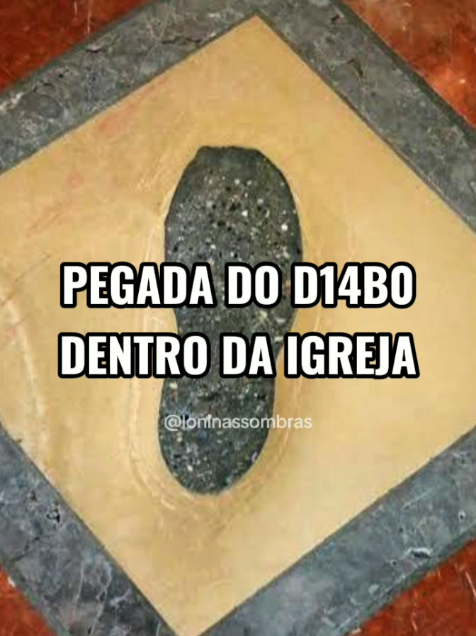 Pegada do D14b0 na igreja na Alemanha.  #lendasurbanas #diabo #igreja #fyp #viral 