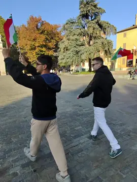 L’unica bandiera che ci rappresenta è quella italiana!