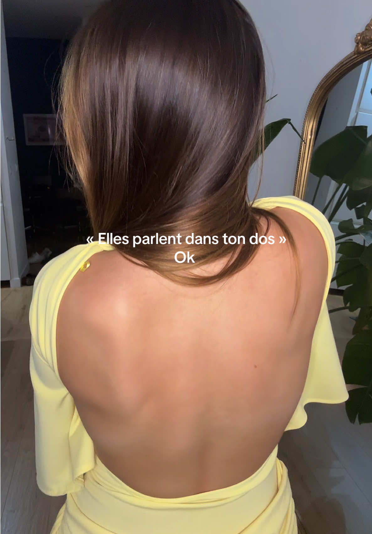 À donf de me la pete 🤷🏻‍♀️🤷🏻‍♀️ #dosnu #robedosnu #backlessdress #OOTD #eventdress 