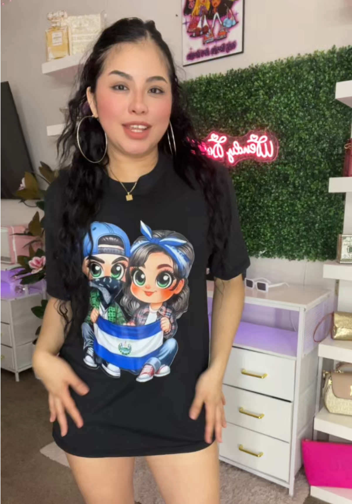 Dónde están las salvadoreñas 🇸🇻 #tiktokshopdealsforyoudays #tiktokshopcreatorpicks #tiktokshipfalldealsforyou #camisasalvadoreña #elsalvador🇸🇻 