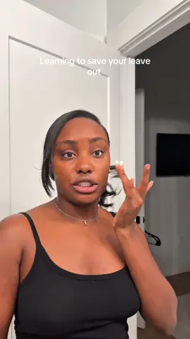 lol don’t mind my nails just vibe 😭😭 but girl save your leave out ! #sewinmaintenance 