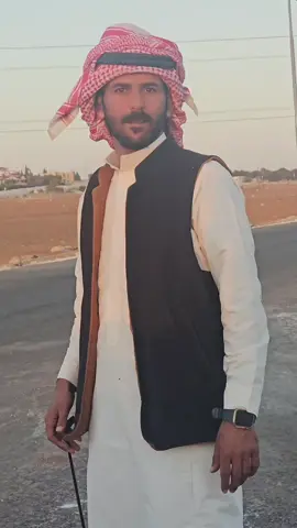 تأكد مايشوه سمعتك او صورتك الا انسان حاول يكون مثلك وفشل.👌🦅