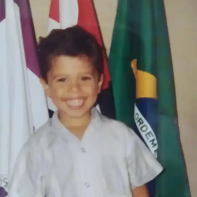 Eu sonho em ser um cara importante ou algo semelhante. 💭