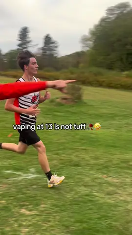 Vaping at all isnt tuff #fyp #viral #Running #hardwork #crosscountry 