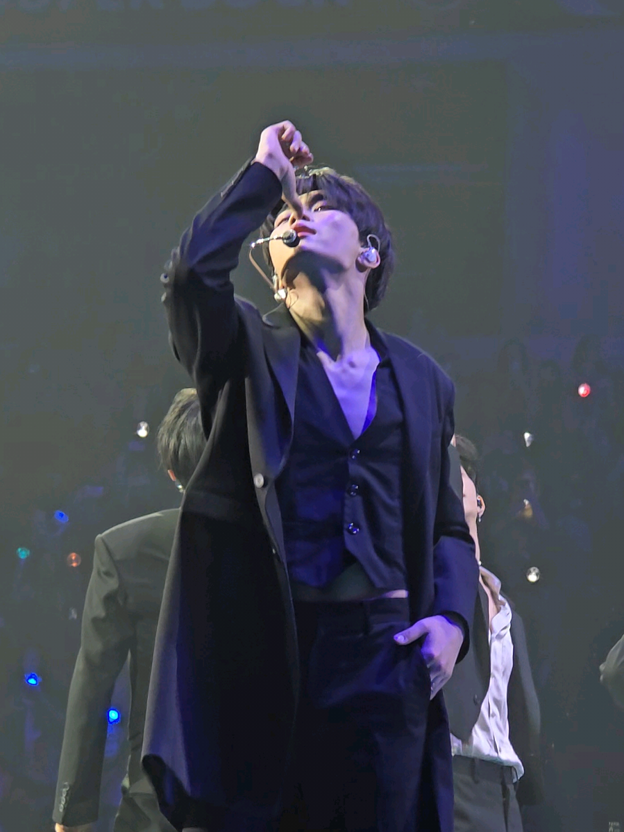 Love Shot - EXO (ZB1 cover) focus Gunwook @ZEROBASEONE #ZEROBASEONE #ZB1 #PARKGUNWOOK #musicbankinlisbon #musicbanklisbon 