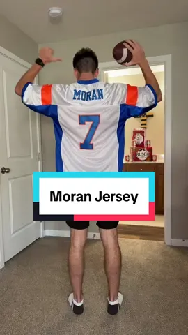The GREATEST jersey 🤝🍻 #bluemountainstate #alexmoran #halloween #halloweencostume #college 