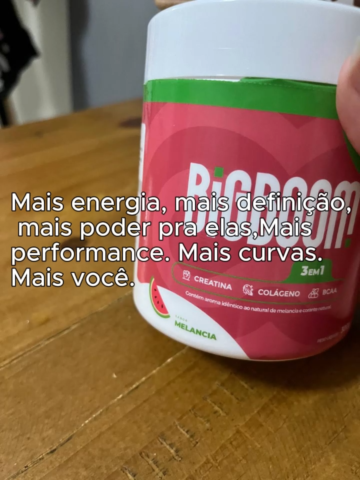 Ela não busca sorte, busca evolução. Treina pesado, se dedica e confia na creatina que entrega força, resistência e performance real. Porque mulher forte não espera resultado, ela constrói.