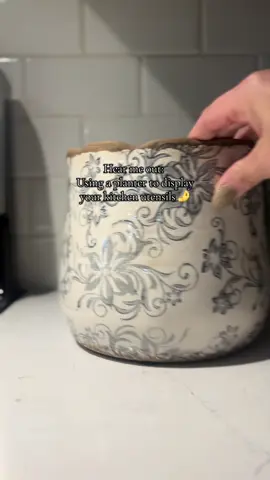 this tuscan planter is so beautiful!  #planter #kitchen #kitchenutensils #kitchengadgets 