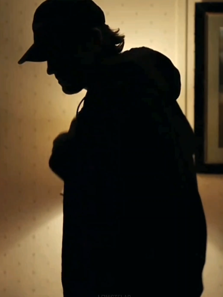 been taking a break from most of my socials so now all i do is play minecraft and make edits 🚬  |  #lewispullman #foryou #xbycza #rhettabbott #outerrange