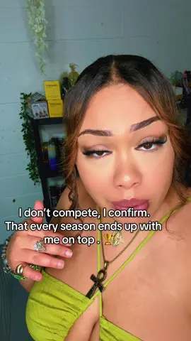 She’s obsessed 🤭 @NiyahDenae🧜🏽‍♀️ #spiritualbaddie #candlework #tarot #fyp 