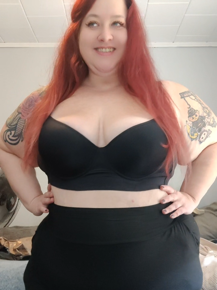 oh good 😊💯 #plussize #plussizefashion #trending #curvy #redhead 
