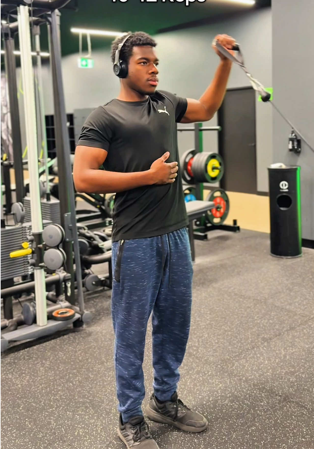 Upper Body stretch Routine  ⁣⁣ ⁣⁣ Don’t be like @A-ZILLA , stretch before every workout   ⁣⁣ ⁣⁣ tag a friend who needs to see this #fyp #GymTok #streching 