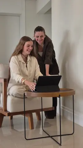 Nosso escritório cabe na mochila? O Galaxy Tab S11 Ultra virou nosso parceiro para reuniões, projetos, anotações e muito mais. Produtividade e designer no mesmo lugar. #GalaxyTabS11Ultra #publi @Samsung Brasil 
