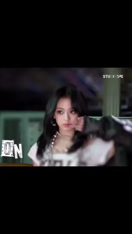 اههه يناس بتذبحني بجمالها🫦#babymonster #بيبي_مونستر #ahyeon #اهيون #اكسبلورexplore 