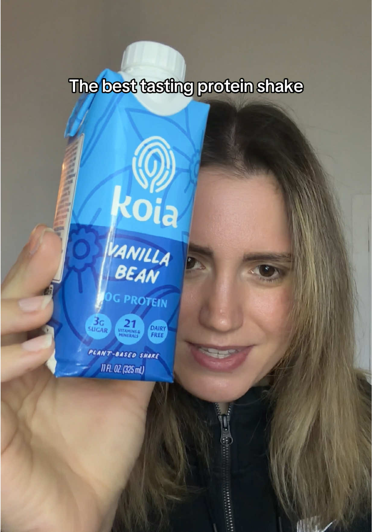 Koia did it again with this vanilla bean protein shake. I don’t know how they make these so creamy and delicious while being dairy free! Grab them now in the orange cart. @drinkkoia  #koia #proteinshake #protein #proteinpacked #dairyfree 