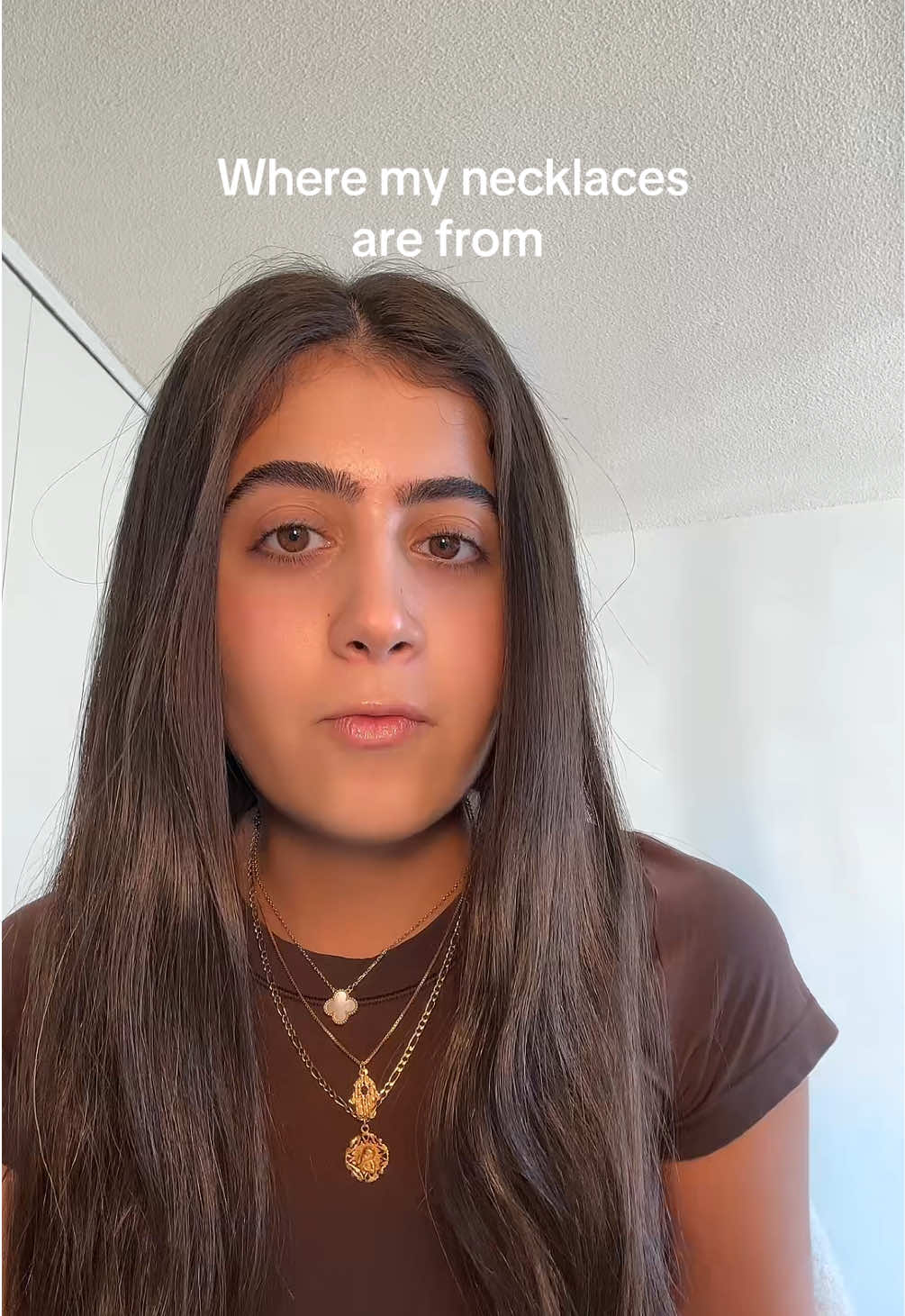 Necklace tour !! #jewelrytiktok #finejewelry #jewelrystack #JewelryCollection #necklacestack #everydayjewelry #jewelrytour #goldjewelry #14kgold #18kgold #affordablejewelry #etsyjewelry #designerjewelry #vancleef #jewelrycontentcreator 