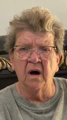 GRANDMA SETS ALARM! 👵🏻😂🔊 #fyp #angrygrandma #hilarious #trending #grandma l