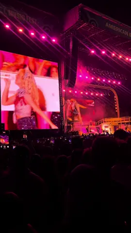 DAY TWO BABY #musicfestival #austincitylimits #sabrinacarpenter #viral #Vlog @Sabrina Carpenter @ACL Music Festival 