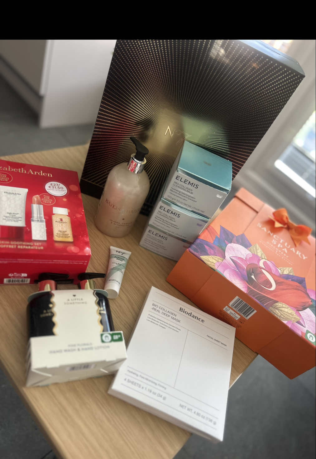 Boots haul was it worth £260? I do love getting a bargain and I’m bias and think I got some good prices here #boots #beautyhaul #beautyshop #elemis #makeup